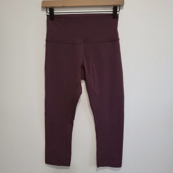 Lululemon Women’s Size 6 Burgundy Cropped Wunder Under Leggings - Picture 2 of 7